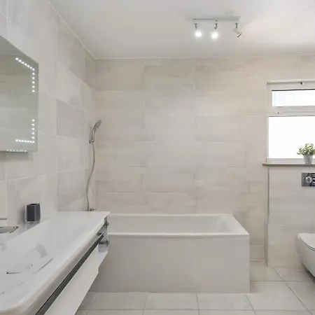 Extravagant Vale Do Lobo 5 Bedrooms Bispo Deluxe Great Pool Area Short Drive To Centre Villa *