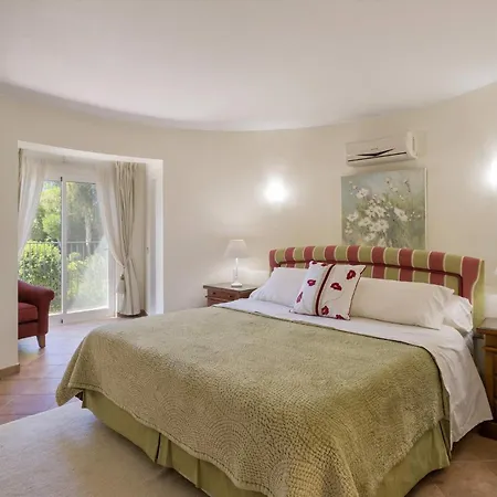 Extravagant Vale Do Lobo 5 Bedrooms Bispo Deluxe Great Pool Villa Almancil